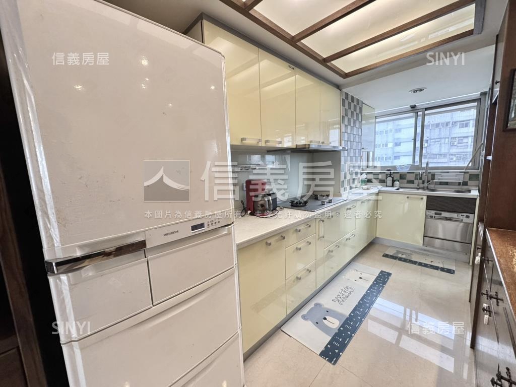 專任【世貿新城】大戶高樓房屋室內格局與周邊環境