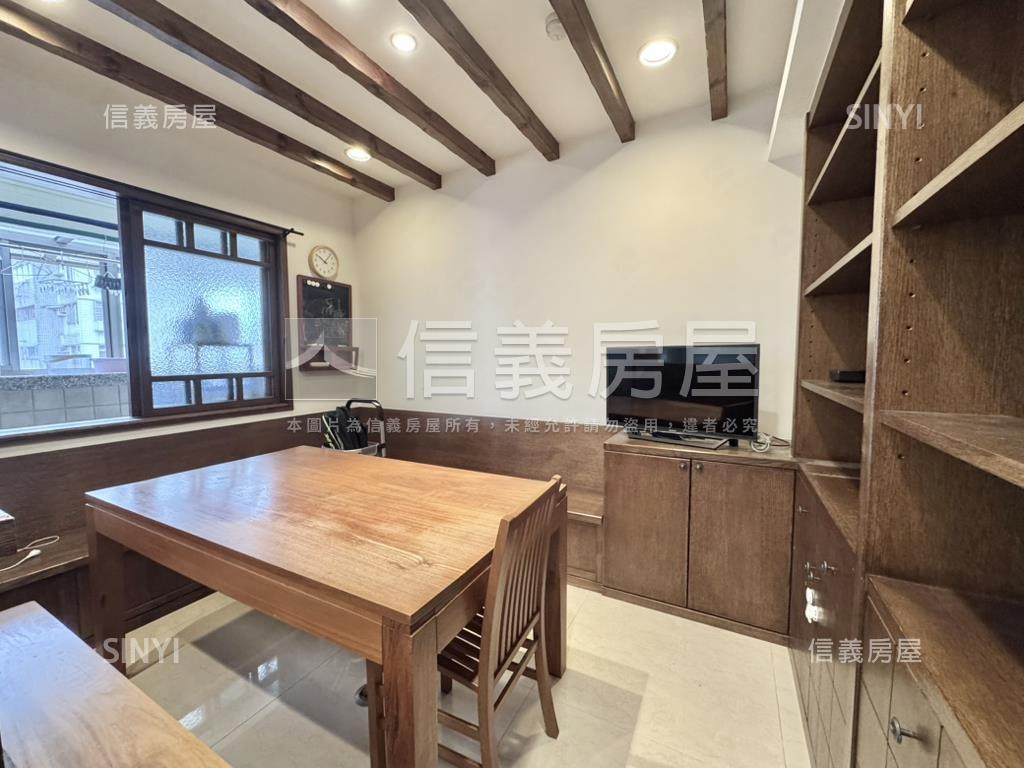 專任【世貿新城】大戶高樓房屋室內格局與周邊環境