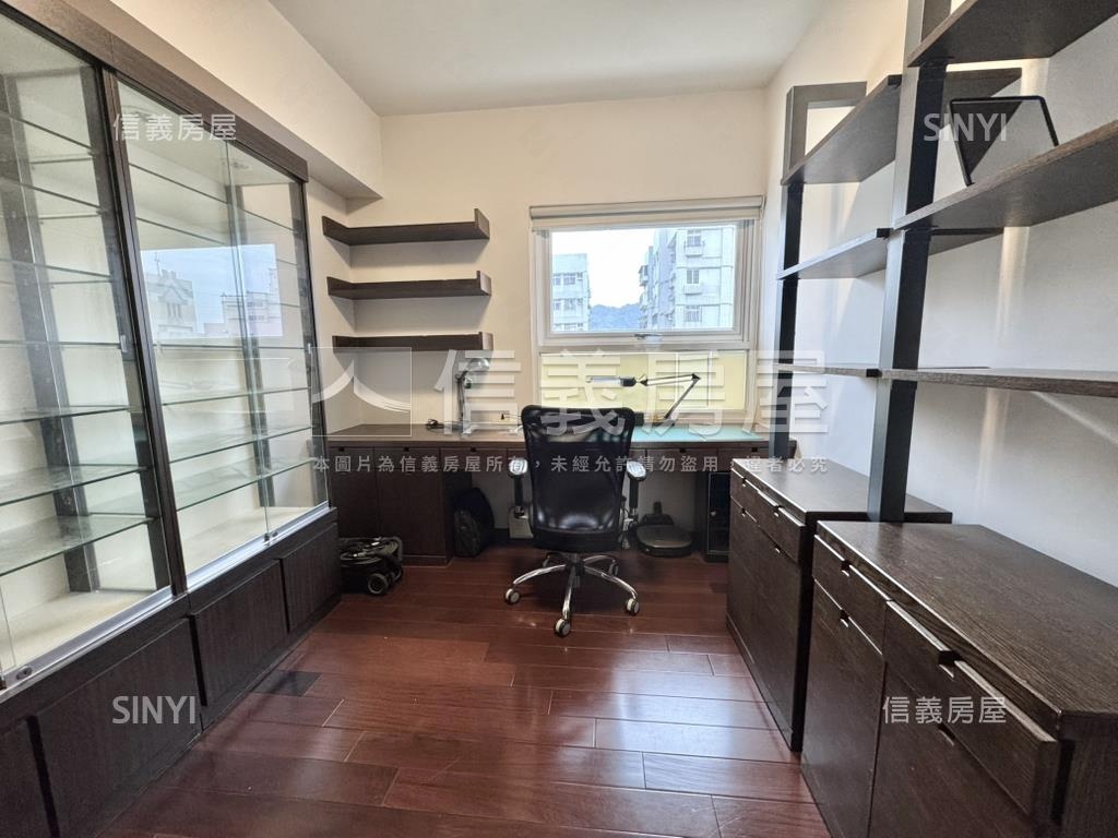 專任【世貿新城】大戶高樓房屋室內格局與周邊環境