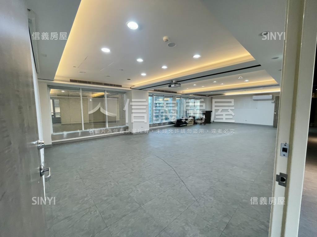 站前獨棟辦公附車位房屋室內格局與周邊環境