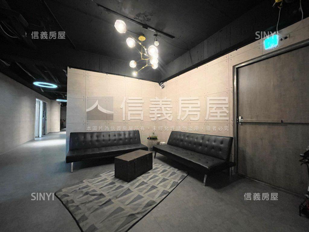 站前獨棟辦公附車位房屋室內格局與周邊環境