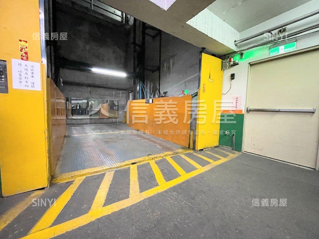 站前獨棟辦公附車位房屋室內格局與周邊環境