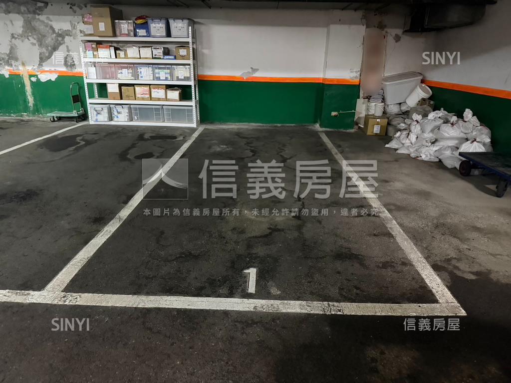 站前獨棟辦公附車位房屋室內格局與周邊環境