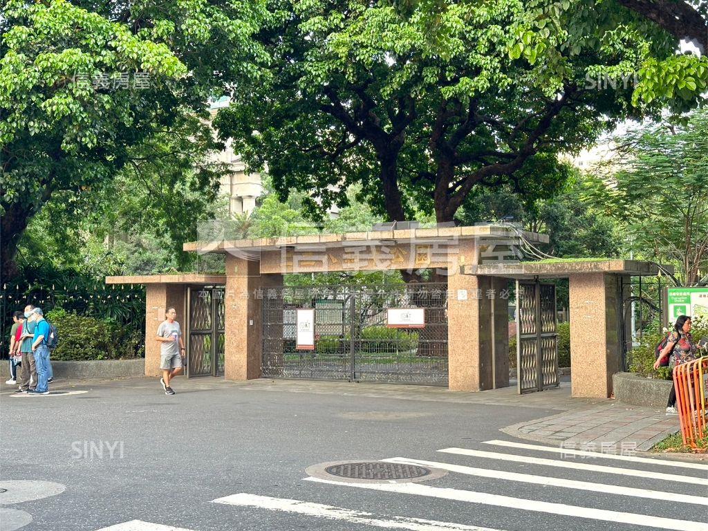站前獨棟辦公附車位房屋室內格局與周邊環境