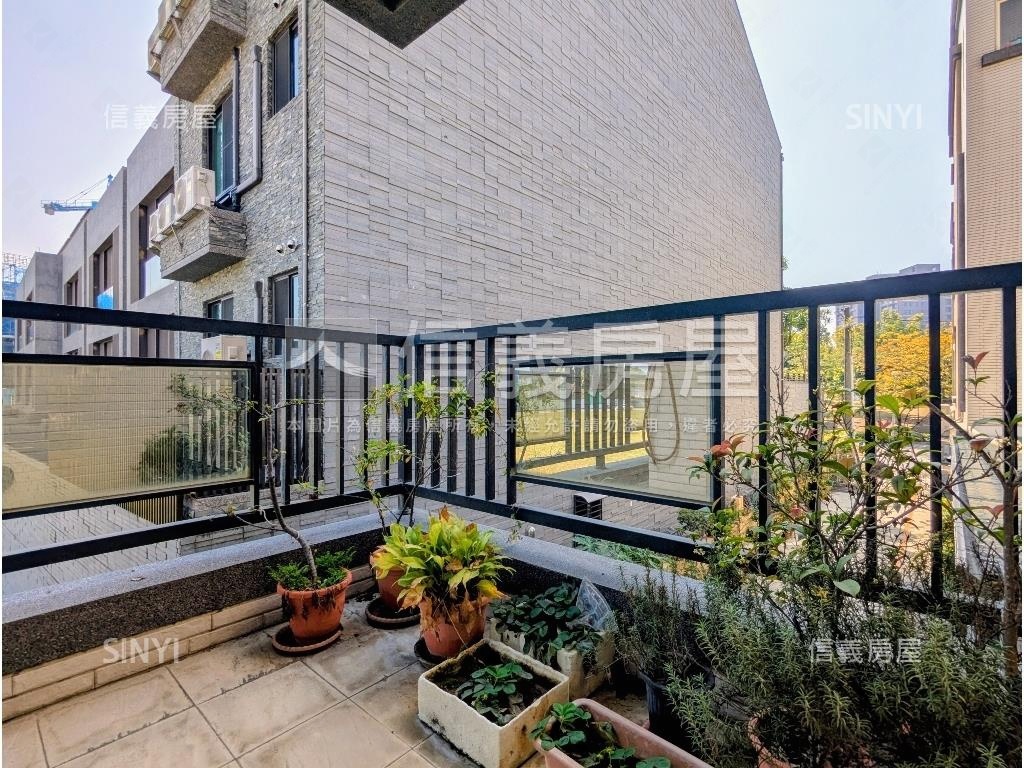 高大特區附小花園的透天厝房屋室內格局與周邊環境