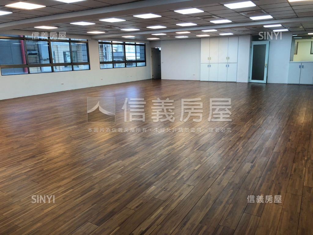 崇明路面寬角窗店霸房屋室內格局與周邊環境