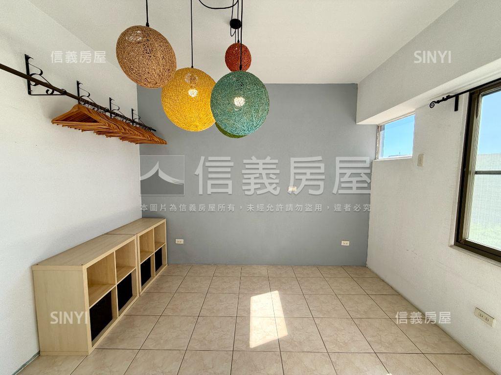 河岸景觀近捷運邊間３房房屋室內格局與周邊環境