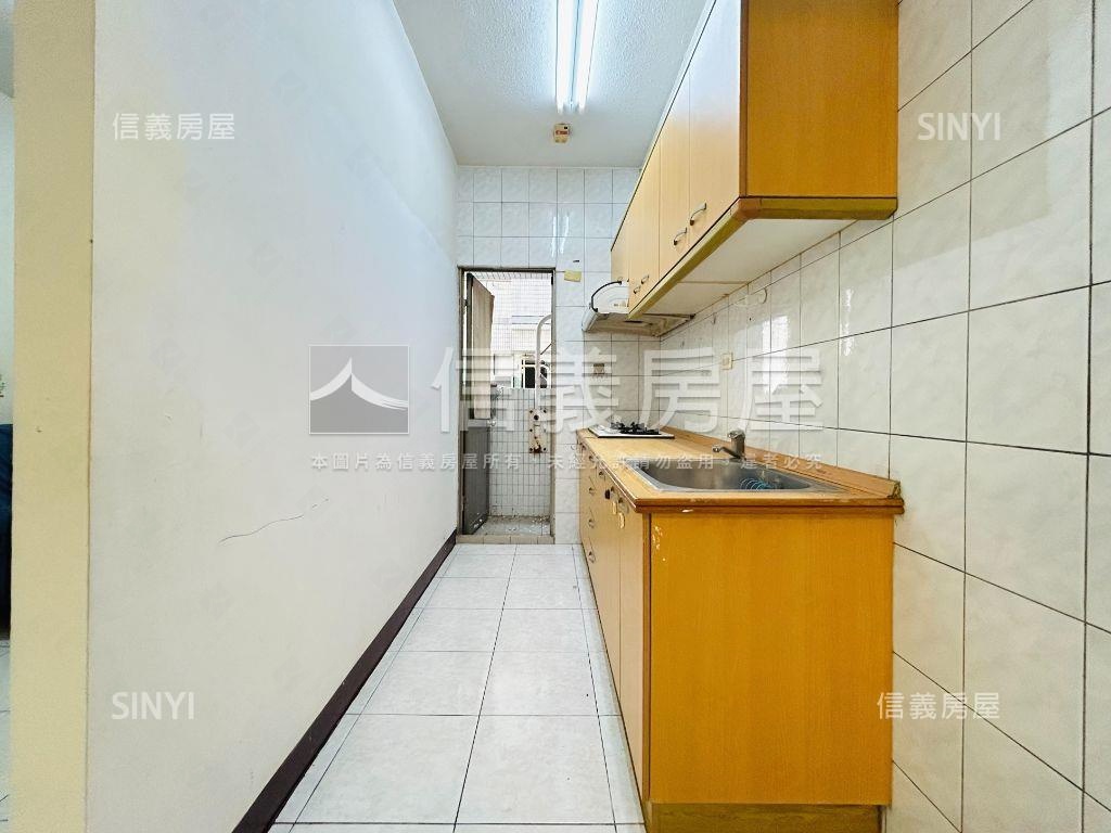 七字頭｜北區明亮三房車位房屋室內格局與周邊環境