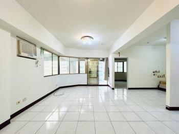 七字頭｜北區明亮三房車位