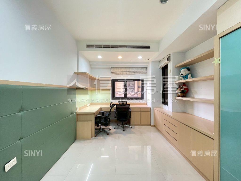 蓮池潭湖畔首排典藏豪邸房屋室內格局與周邊環境