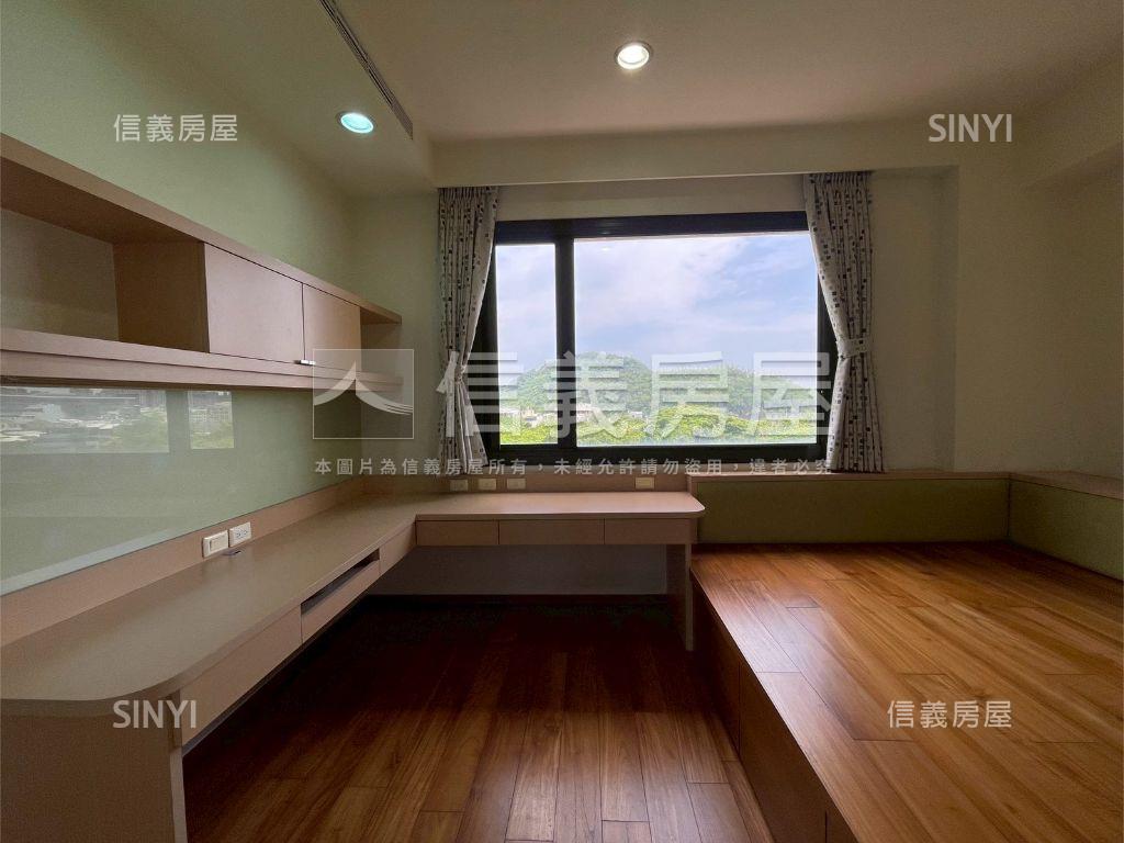 蓮池潭湖畔首排典藏豪邸房屋室內格局與周邊環境