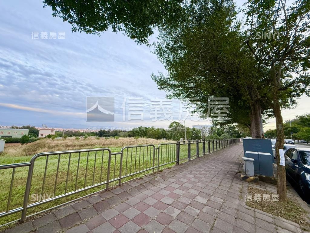 近中科台積電臨路方正美地房屋室內格局與周邊環境