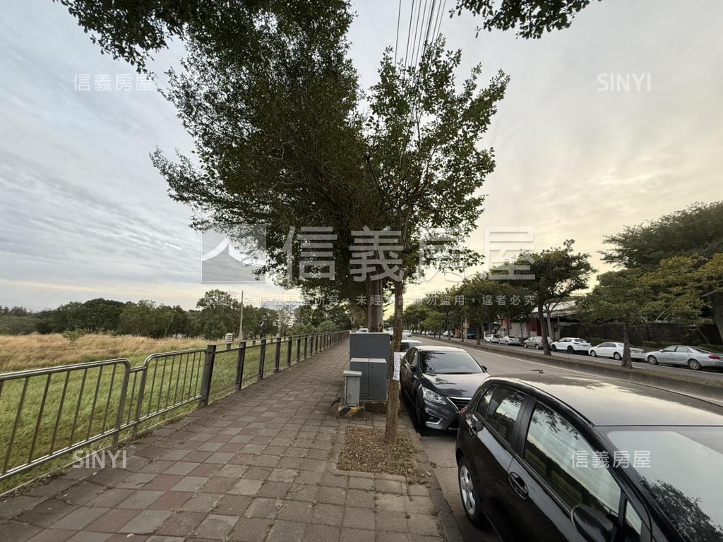 近中科台積電臨路方正美地房屋室內格局與周邊環境