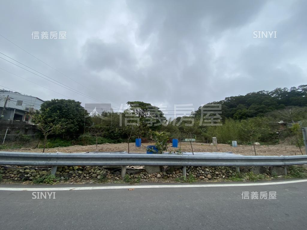 八里建地稀有釋出Ａ房屋室內格局與周邊環境