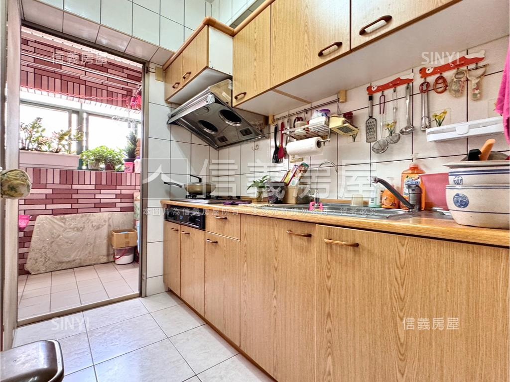 左營低總價好成家兩房車位房屋室內格局與周邊環境