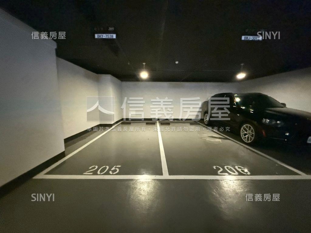 捷仕堡側邊坡道平面車位房屋室內格局與周邊環境