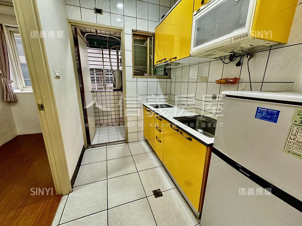 凱旋門２房平面車位房屋室內格局與周邊環境