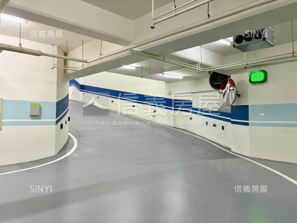 皇龍雲鼎｜Ｂ２稀有平車位房屋室內格局與周邊環境