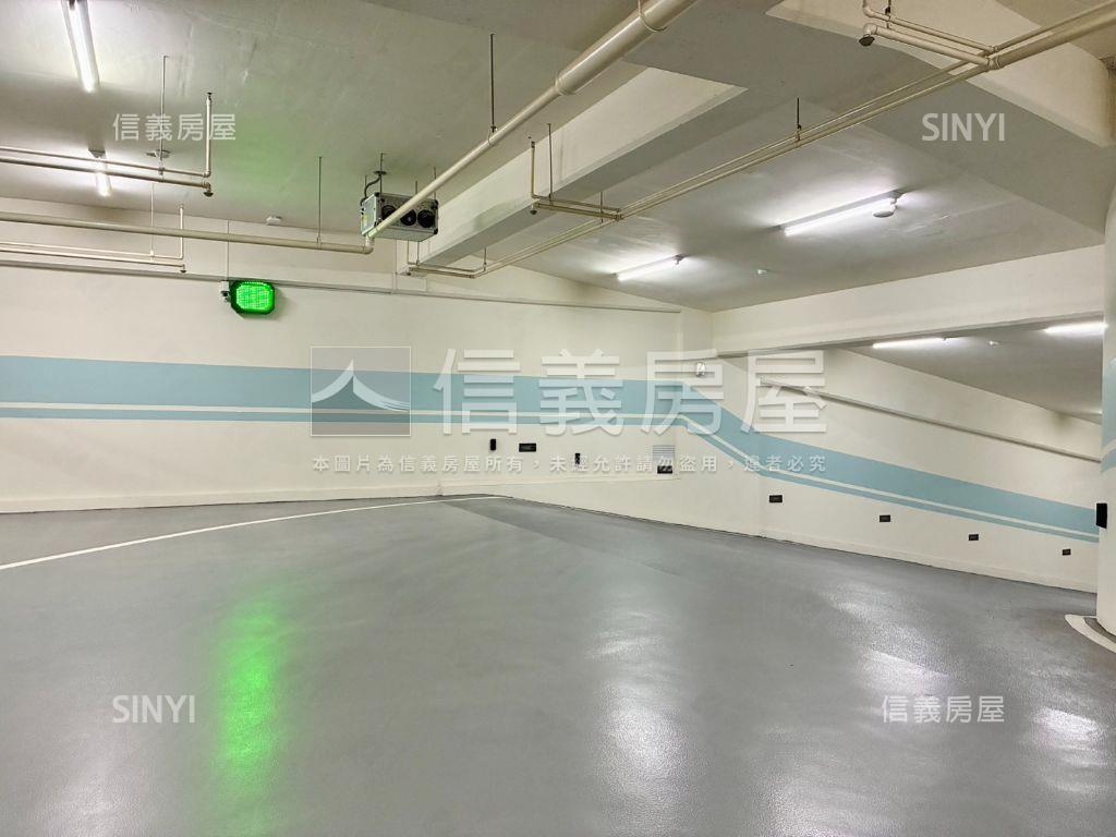 皇龍雲鼎｜Ｂ２稀有平車位房屋室內格局與周邊環境