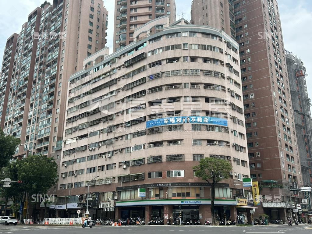 華夏路面寬三角窗店面房屋室內格局與周邊環境