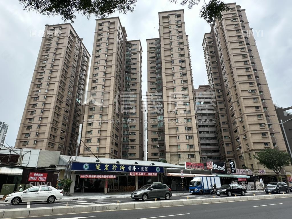 華夏路面寬三角窗店面房屋室內格局與周邊環境