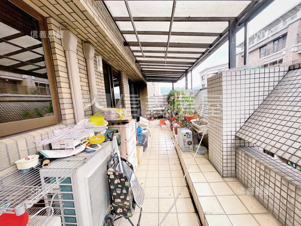 捷運家境高樓三房車位房屋室內格局與周邊環境