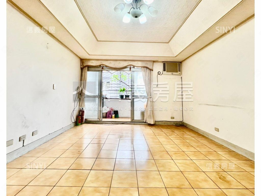 ⭐捷運邊間採光黃金三樓⭐房屋室內格局與周邊環境