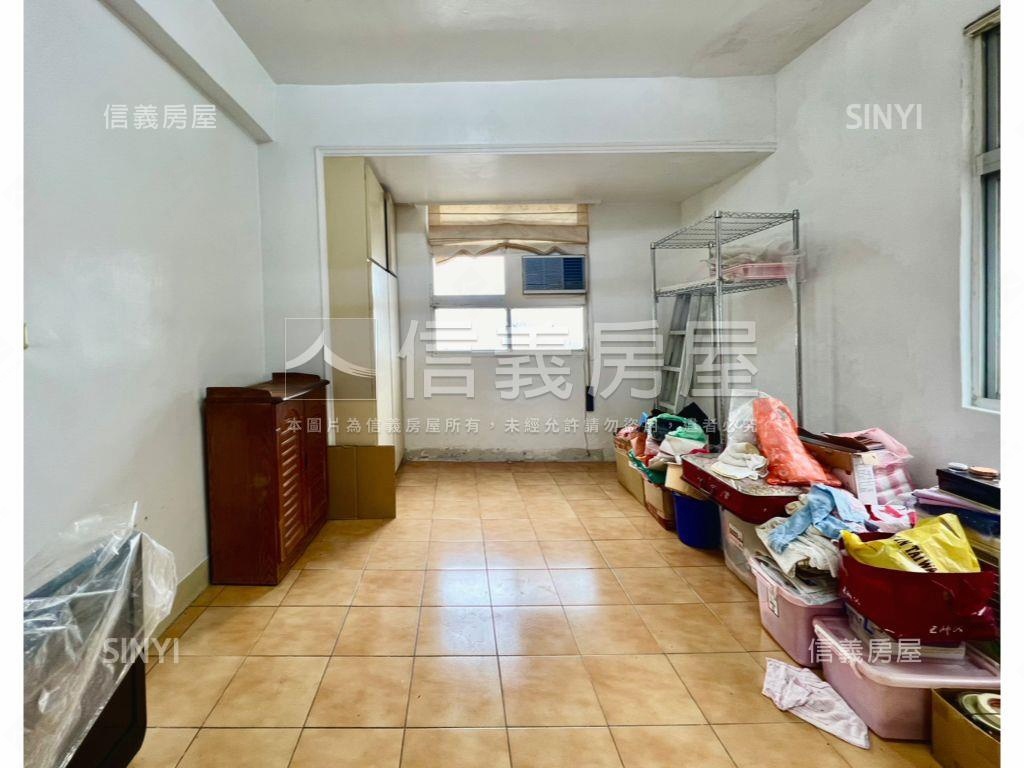 ⭐捷運邊間採光黃金三樓⭐房屋室內格局與周邊環境