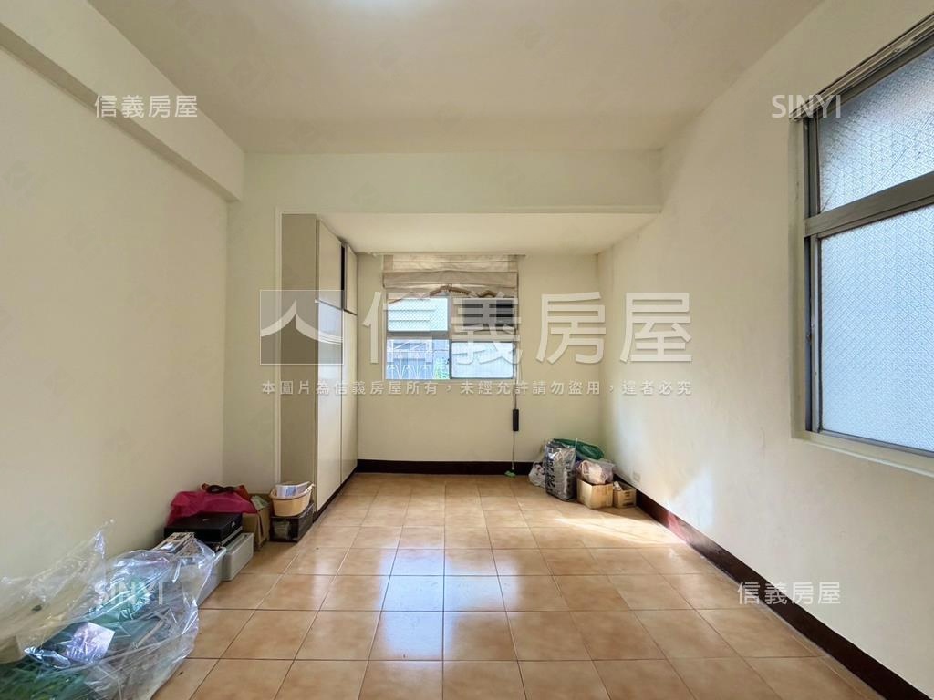 ⭐捷運邊間採光黃金三樓⭐房屋室內格局與周邊環境