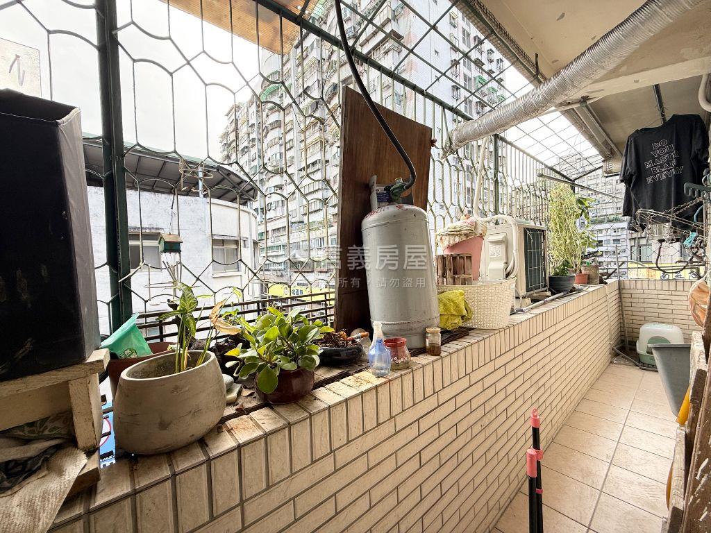 近四號公園綠意採光美宅房屋室內格局與周邊環境