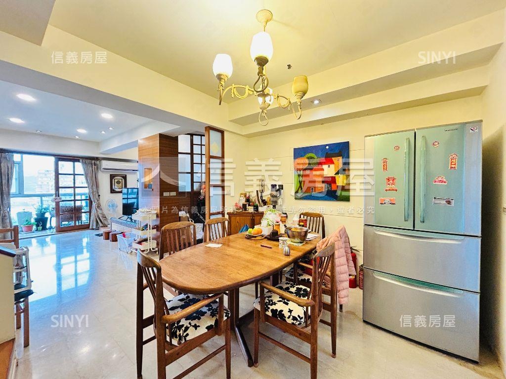 擎天大第樓中樓有平面車位房屋室內格局與周邊環境