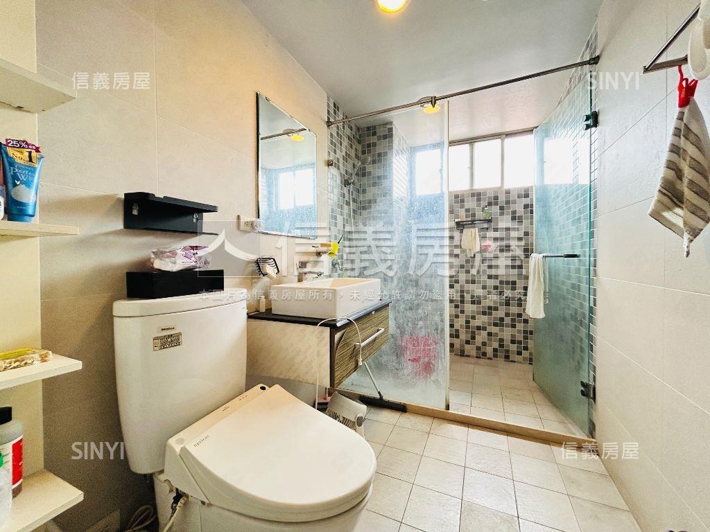 擎天大第樓中樓有平面車位房屋室內格局與周邊環境