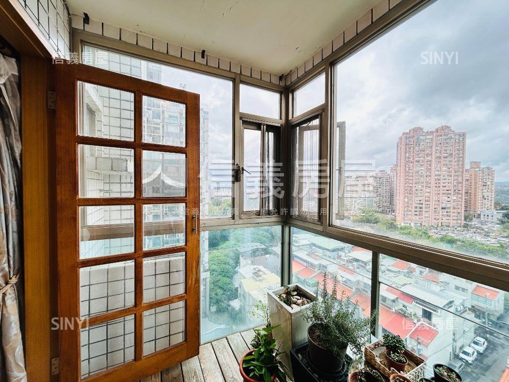 擎天大第樓中樓有平面車位房屋室內格局與周邊環境