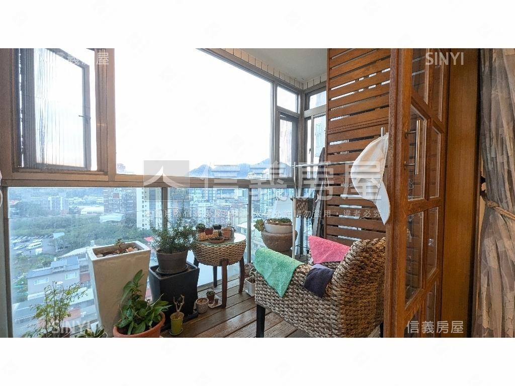 擎天大第樓中樓有平面車位房屋室內格局與周邊環境