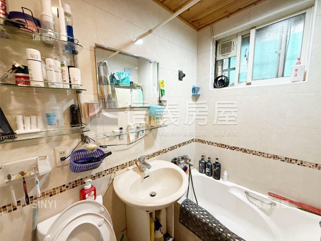 近四號公園方便停車一樓房屋室內格局與周邊環境