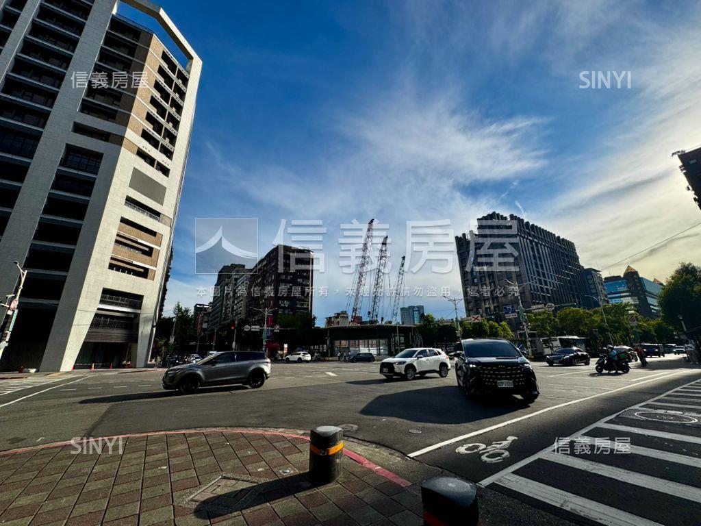 近信義光復路口貳樓店辦房屋室內格局與周邊環境