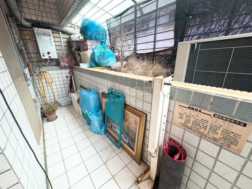 面公園電梯獨戶兩房華廈房屋室內格局與周邊環境