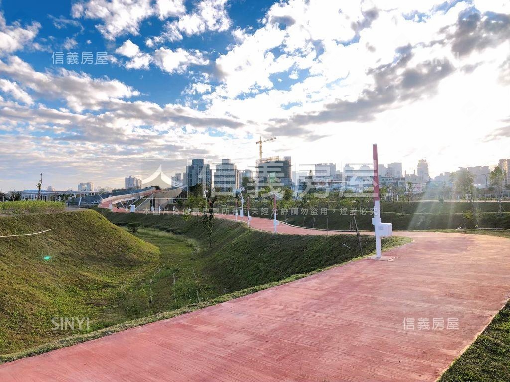 單元八公園旁精華土地房屋室內格局與周邊環境