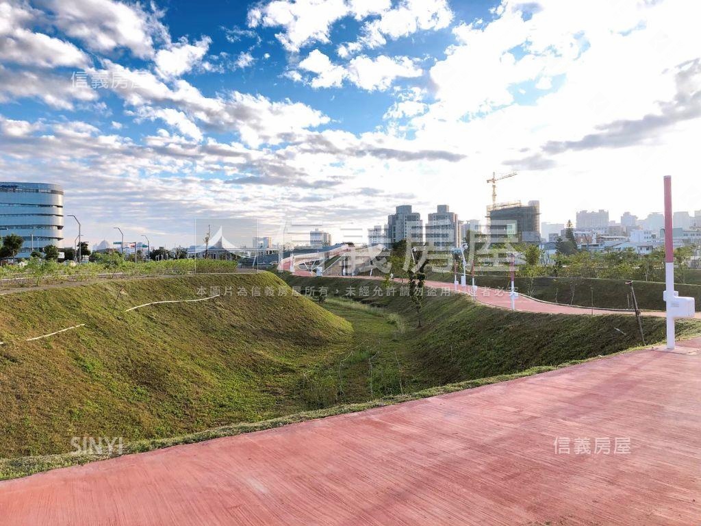 單元八公園旁精華土地房屋室內格局與周邊環境