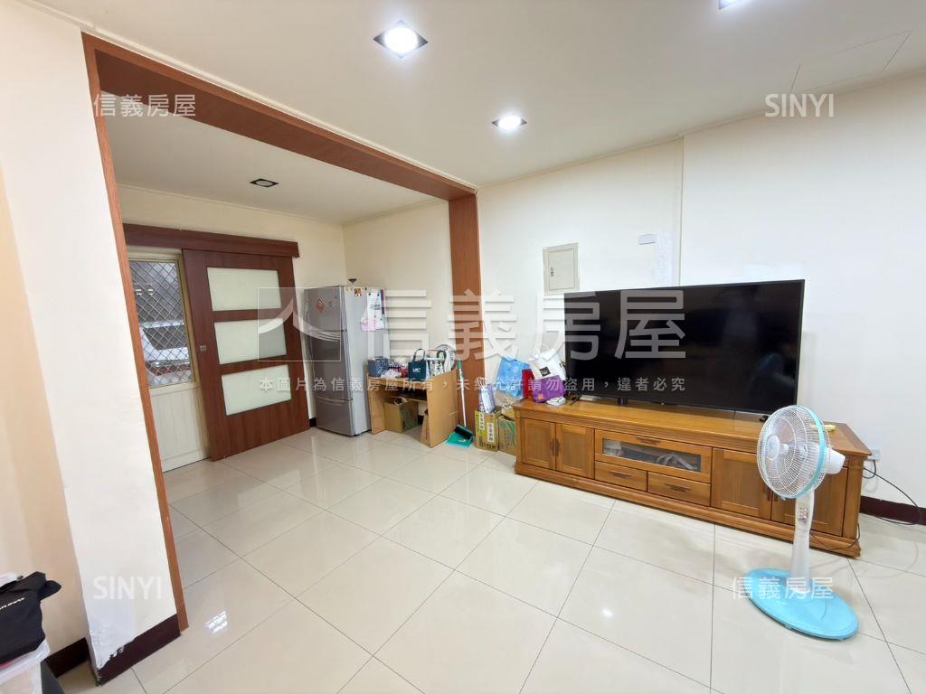 南亞前後臨路美透天房屋室內格局與周邊環境
