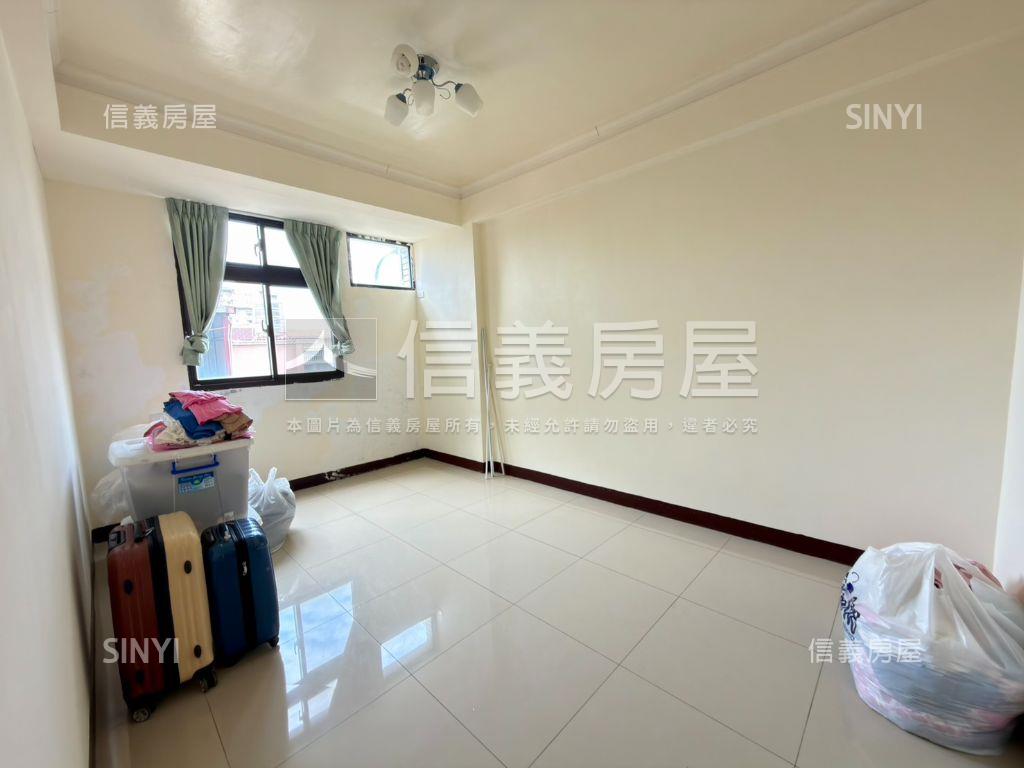 南亞前後臨路美透天房屋室內格局與周邊環境