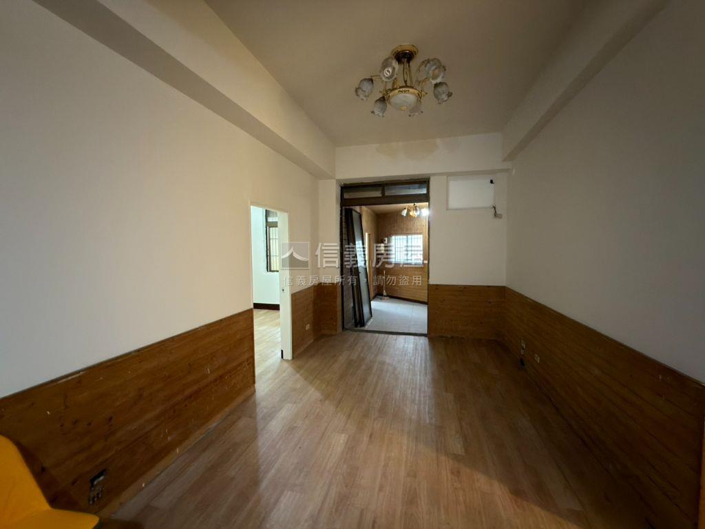 近交流道三房一樓美屋房屋室內格局與周邊環境