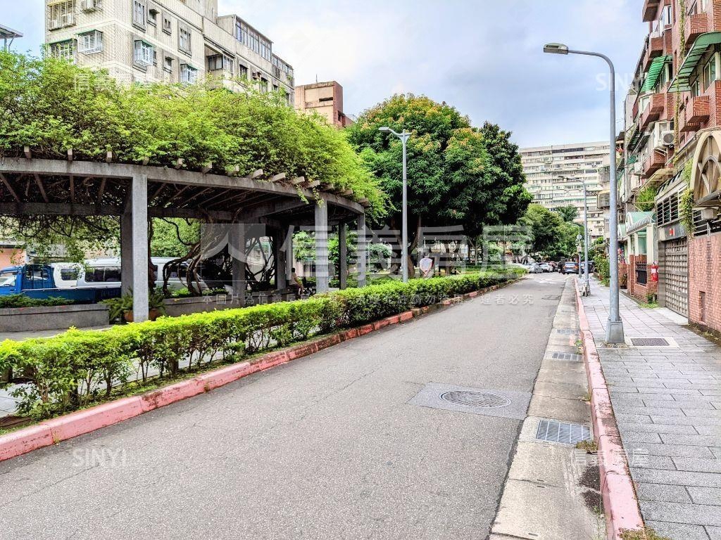 ♚公園捷運景觀高樓♚房屋室內格局與周邊環境