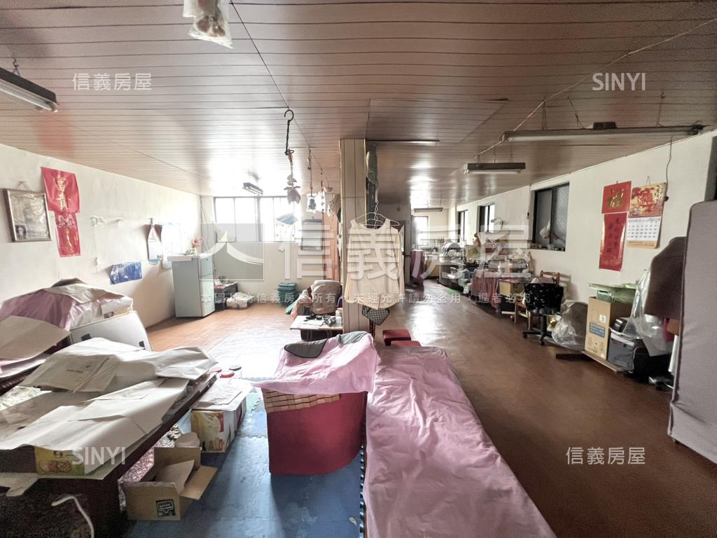 小巨蛋頂加公寓大空間房屋室內格局與周邊環境