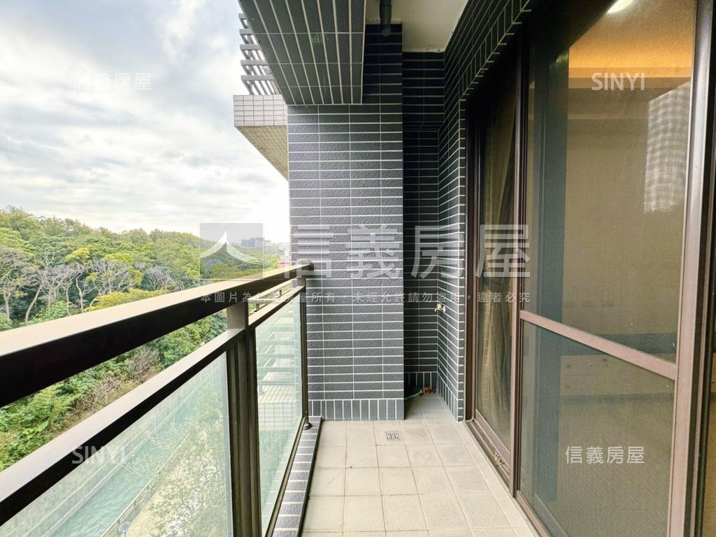 櫻花時代景觀美２房車位房屋室內格局與周邊環境