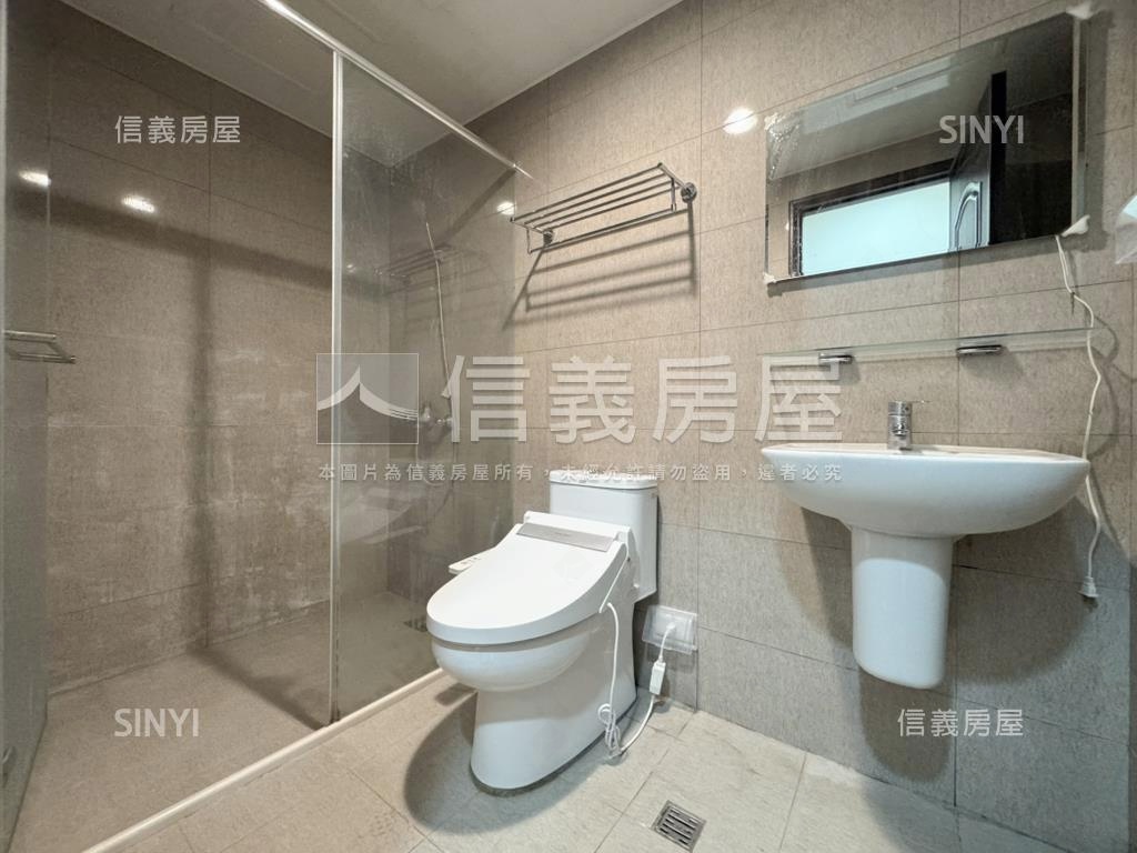 櫻花時代景觀美２房車位房屋室內格局與周邊環境