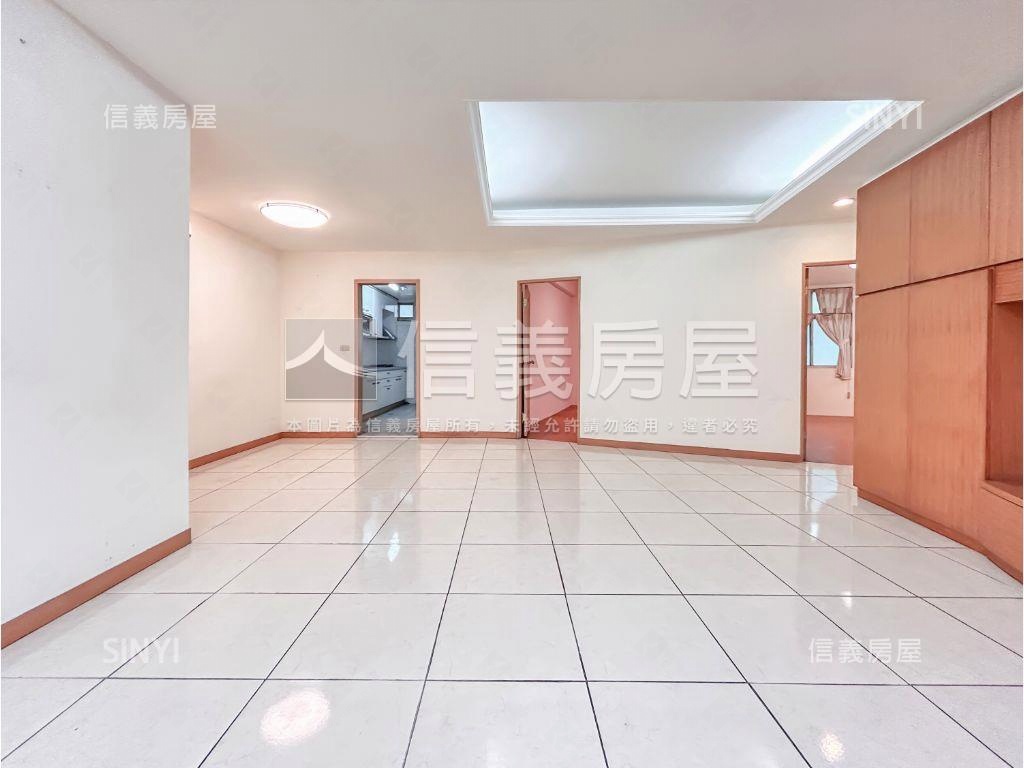 信義區地點好公寓三樓房屋室內格局與周邊環境