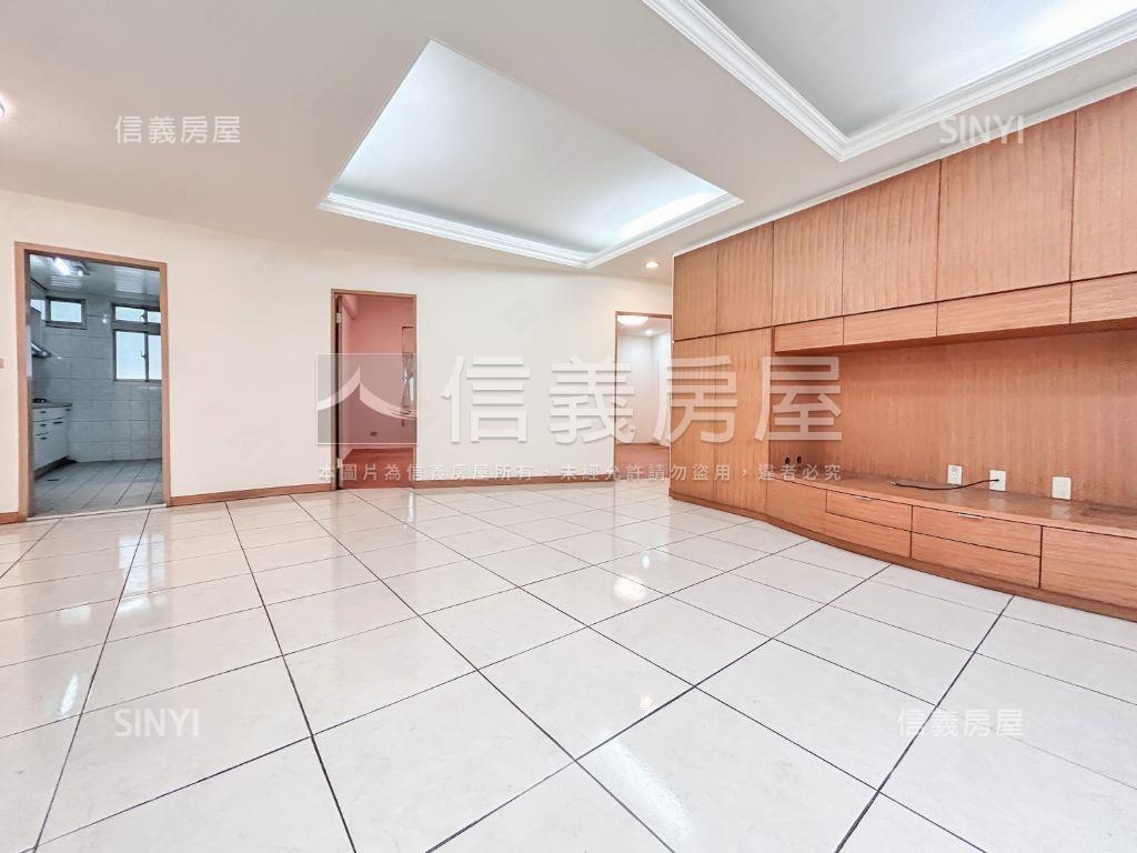 信義區地點好公寓三樓房屋室內格局與周邊環境