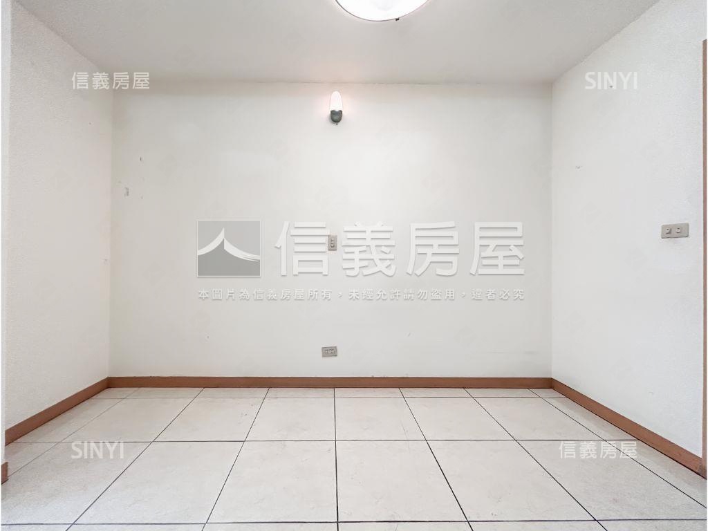 信義區地點好公寓三樓房屋室內格局與周邊環境