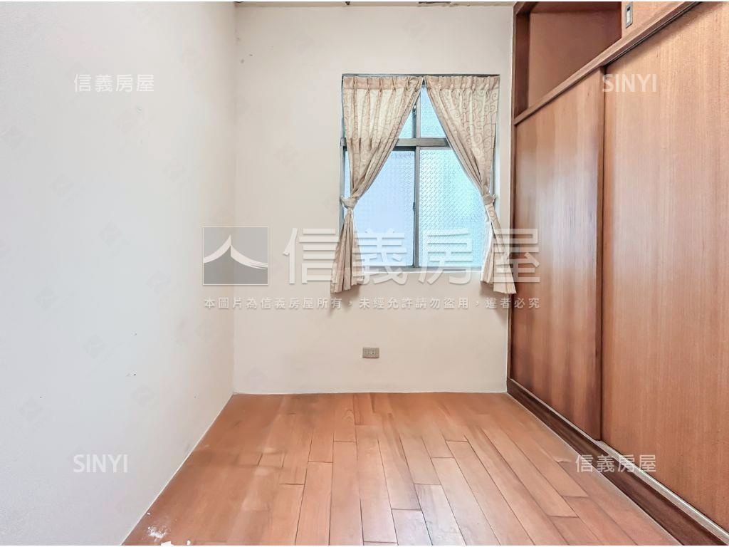 信義區地點好公寓三樓房屋室內格局與周邊環境